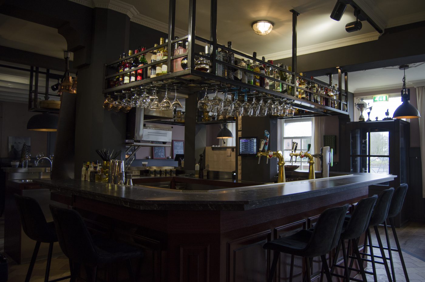 interieur 1 bar